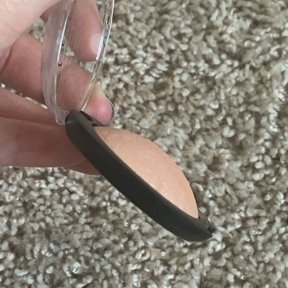 Elf baked highlighter - Picture 4 of 4